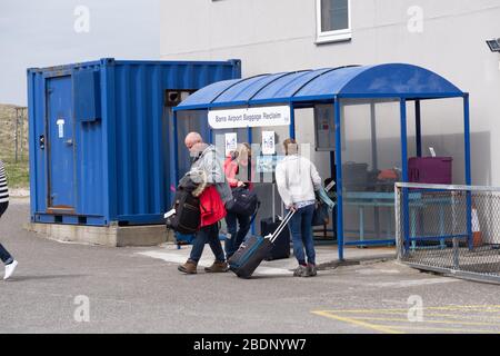 L'area di ritiro bagagli all'aeroporto di barra nelle Ebridi esterne, Scozia. Foto Stock