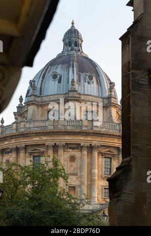 La vista della Radcliffe Camera , Oxford Foto Stock