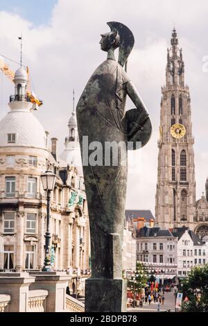 Anversa, Belgio monumento alla dea Minerva, Anversa in una giornata di sole Foto Stock