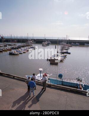 1991, costa orientale della città sul mare dello Yorkshire, Bridlington, Inghilterra del Nord, Regno Unito Foto Stock