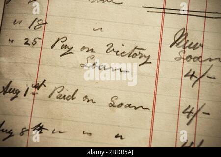 Vecchio notebook con ingresso per l'investimento in un prestito della Vittoria britannica o di guerra Bond, il 25 luglio 1918. Foto Stock