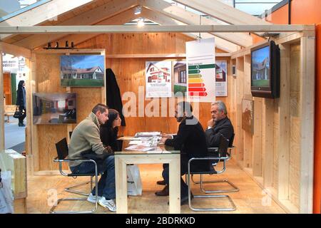 Torino, Piemonte/Italia -11/25/2010- la Fiera 'ristrutturazione' per la ristrutturazione dell'edificio. Foto Stock