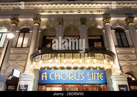 Lights Night Dark A Chorus Line 1910's Architecture London Palladium, Argyll Street, London, W1 di Frank Matcham Foto Stock