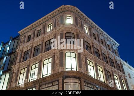 Architettura neoclassica luci Windows 47-48 New Bond Street, Mayfair, Londra W1S 1DJ Foto Stock