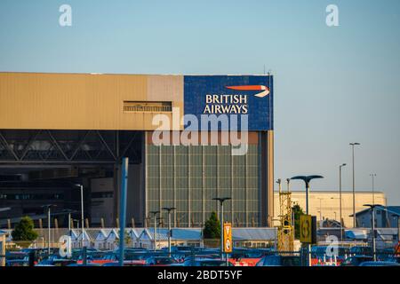 AEROPORTO DI LONDRA HEATHROW - GIUGNO 2018: Hangar di manutenzione di British Airways all'aeroporto di Londra Heathrow. Foto Stock