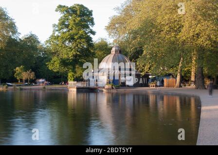 Park Pavilion Victoria Park, Grove Road, Londra E3 5TB by Lengard Foto Stock