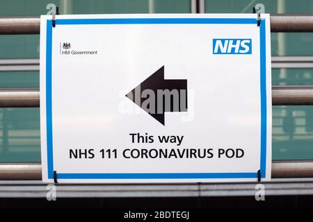 Cartello dell'ospedale per la pod di Coronavirus NHS, UCLH, Londra, Regno Unito Foto Stock