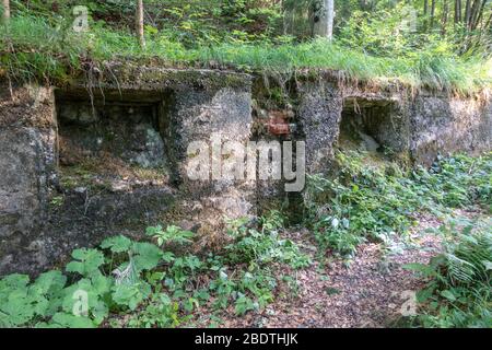 Rovine della casa di Adolf Hitler, il Berghof, nell'Obersalzberg, Alpi Bavaresi vicino a Berchtesgaden, Baviera, Germania. Foto Stock