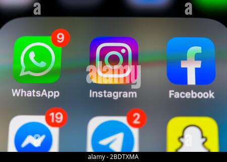 WhatsApp, Facebook e Instagram App, social network, icona app, display su telefono cellulare, smartphone, dettagli, schermo intero Foto Stock