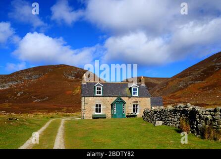 Sentiero a Glen Esk, Angus che conduce al Monte Keen, il Munro più orientale in Sctland Foto Stock