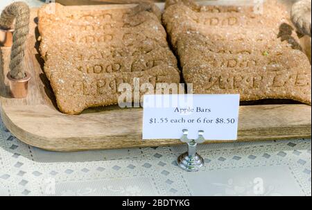 Fancy apple bar cane tratta in vendita su un mercato degli agricoltori Foto Stock
