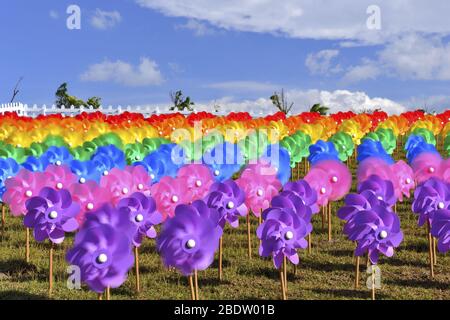 Ruota panoramica colorata nel villaggio d'arte di Sanying Taiwan Foto Stock