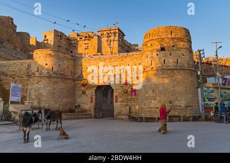 Akhai Pol prima porta principale ingresso Jaisalmer Fort Rajasthan India Foto Stock