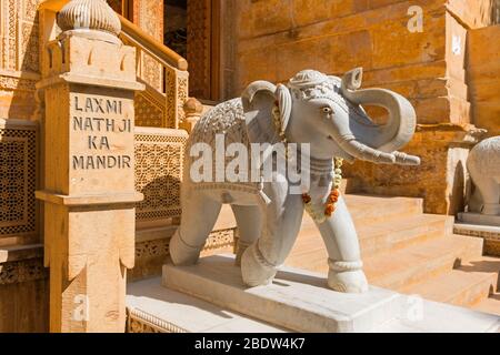 Statua dell'elefante Laxminath Mandir tempio Jaisalmer Fort Rajasthan India Foto Stock
