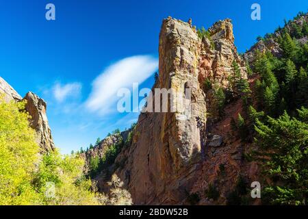 Arrampicata Rock Face in Eldorado Canyon in Boulder County, Colorado Foto Stock