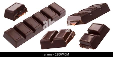 Barrette di cioccolato con ripieno di caramello fuso isolate su fondo bianco Foto Stock