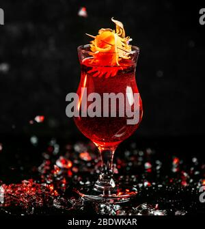 sangria rossa sul tavolo Foto Stock