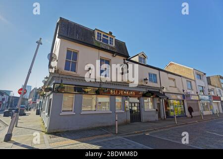 Nella foto: Chiuso Eli Jenkins pub e negozi su Oxford Street, nel centro della città di Swansea, Galles, Regno Unito. Mercoledì 25 Marzo 2020 Re: Covid-19 Coronavi Foto Stock