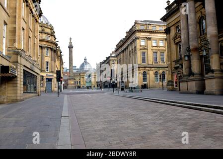 Newcastle e Gateshead centri città durante il blocco nel mese di aprile 2020 da focolaio di Corona virus Foto Stock