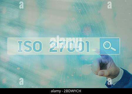 Nota di scrittura che mostra ISO 27001. Concetto aziendale per la specifica di un sistema di gestione della sicurezza delle informazioni Foto Stock