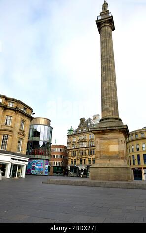 Newcastle e Gateshead centri città durante il blocco nel mese di aprile 2020 da focolaio di Corona virus Foto Stock