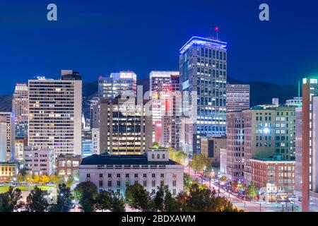 Salt Lake City, Utah, Stati Uniti d'America quartiere finanziario del centro cittadino di paesaggio al crepuscolo. Foto Stock