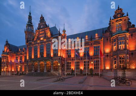 L'edificio dell'Accademia, riccamente decorato, costruito in stile neo-rinascimentale dell'Olanda settentrionale, è l'edificio principale dell'Università di Groningen. È l Foto Stock