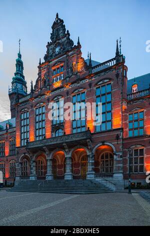 L'edificio dell'Accademia, riccamente decorato, costruito in stile neo-rinascimentale dell'Olanda settentrionale, è l'edificio principale dell'Università di Groningen. È l Foto Stock