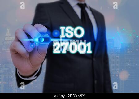 Nota di scrittura che mostra ISO 27001. Concetto aziendale per la specifica di un sistema di gestione della sicurezza delle informazioni Foto Stock