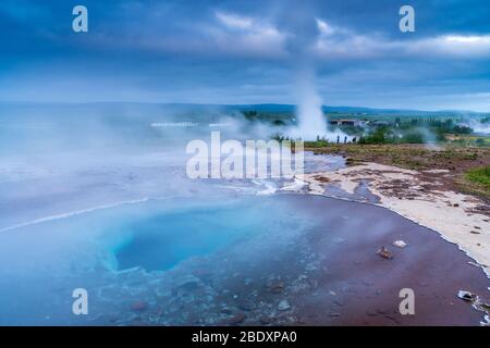 Blesi in una zona geotermica accanto al fiume Hvítá, regione meridionale, Islanda Foto Stock