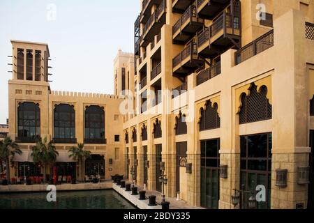 26 aprile 2017-Dubai Emirati Arabi Uniti : architettura Araba, Jumeirah Beach hotel a Dubai Emirati Arabi Uniti Foto Stock