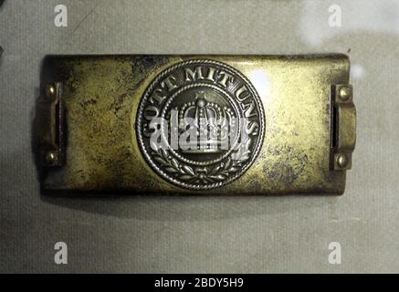 Cracovia. Cracovia. Polonia. Fibbia cintura in ottone WW i German Empire con rilievo rotondo in argento con corona e iscrizione 'Gott mit uns'. Foto Stock