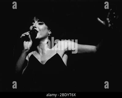 La cantante francese Liane Foly suona sul palco, 1994, Francia Foto Stock