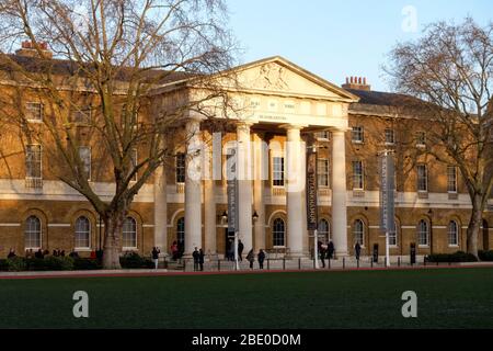 La Saatchi Gallery, galleria d'arte contemporanea a Londra, Inghilterra Regno Unito Foto Stock