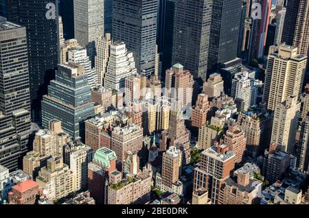 Edifici moderni nello skyline di NewYork, New York, Stati Uniti d'America Foto Stock