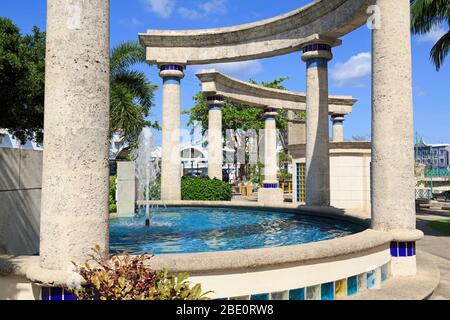 Fontana in Piazza Indipendenza, Bridgetown, Barbados, Caraibi Foto Stock