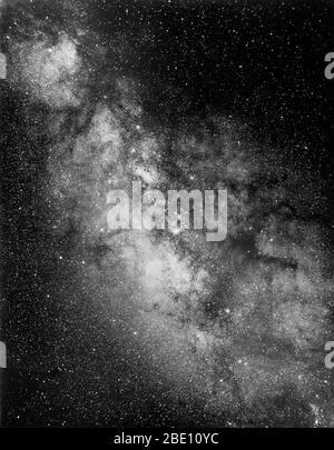 Nuvole a stelle nella Via Lattea, la regione del Sagittario, fotografate con un obiettivo Tessar di 10 pollici. Foto Stock