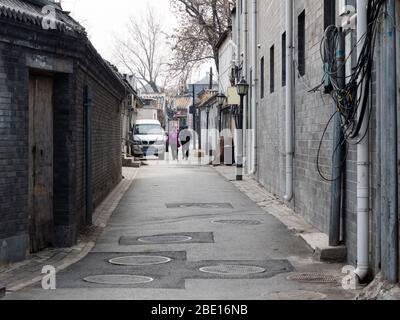 Pechino, Cina - 8 marzo 2015: Strada stretta nella zona di Shichahai hutong Foto Stock