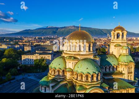 Europa, Bulgaria, Sofia, Alexander Nevsky Cattedrale ortodossa russa, vista aerea Foto Stock