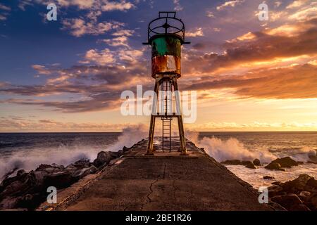 Jetty e faro di Saint Pierre, La Reunion Island, Oceano Indiano, 26 aprile 2016, Saint Pierre, Francia Foto Stock