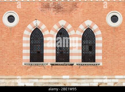 I/Venedig: Arsenale, porta Nuova, mit dem Torre di porta nuova Foto Stock