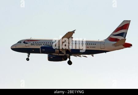 G-EUPZ British Airways, Airbus A319-131 fotografato a Malpensa (MXP / LIMC), Milano, Italia Foto Stock