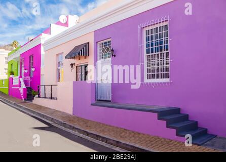 Splendida vista sul quartiere di Bo Kaap, uno dei quartieri più colorati di Città del Capo, Sud Africa Foto Stock
