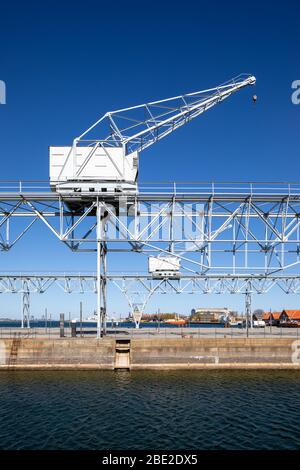 Vecchia gru su Dokøen (l'isola Dock), Copenhagen, Danimarca Foto Stock