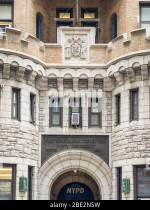 La 23a Police Precinct Station House, al 138 West 30th Street tra Sixth Avenue e Seventh Avenue nel quartiere Chelsea di Manhattan, New Foto Stock