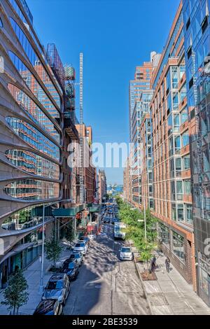 Vista sull'edificio Zaha Hadid dalla High Line di New York Foto Stock