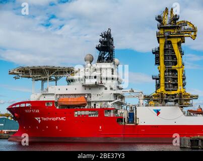 Technip Deep Star, nave offshore multiuso, Leith Harbour, Edimburgo, Scozia, Regno Unito Foto Stock