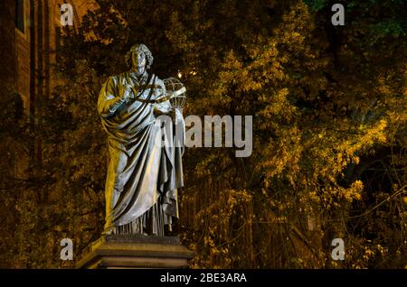 Torun, Polonia .Monumento dell'astronomo Nicolaus Copernico Foto Stock