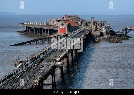 Birnbeck Pier è un molo situato sul canale di Bristol a Weston-super-Mare, nel Somerset Nord, Inghilterra Foto Stock