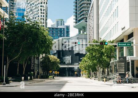 MIAMI, USA - 31 MARZO 2020 strade vuote del centro di Miami Foto Stock